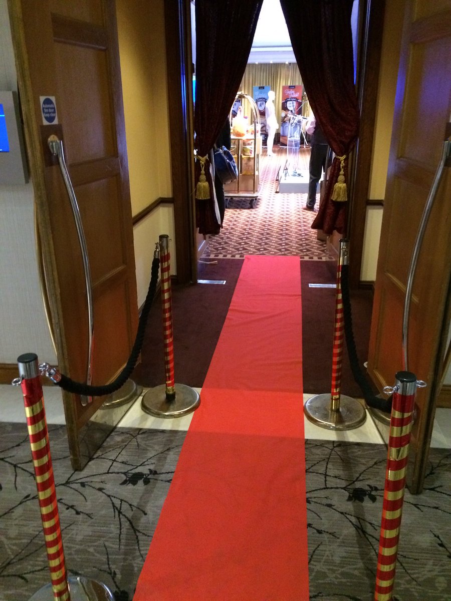 AndyJobsonMAB's tweet image. Nothing short of the red carpet for our legendary managers #TeamHighSt #MaBPrideAwards @TeamHighst @MABPRIDEAwards