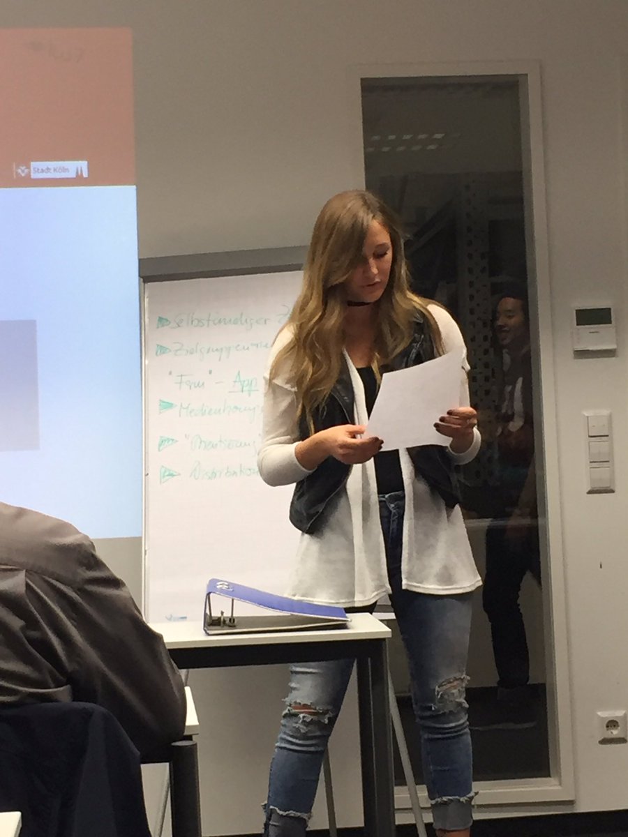 macrohelps's tweet image. Jacqueline Jarzab berichtet über die Notwendigkeit der Schulung über Kinder- und Frauenprobleme. #iw7 #macromedia