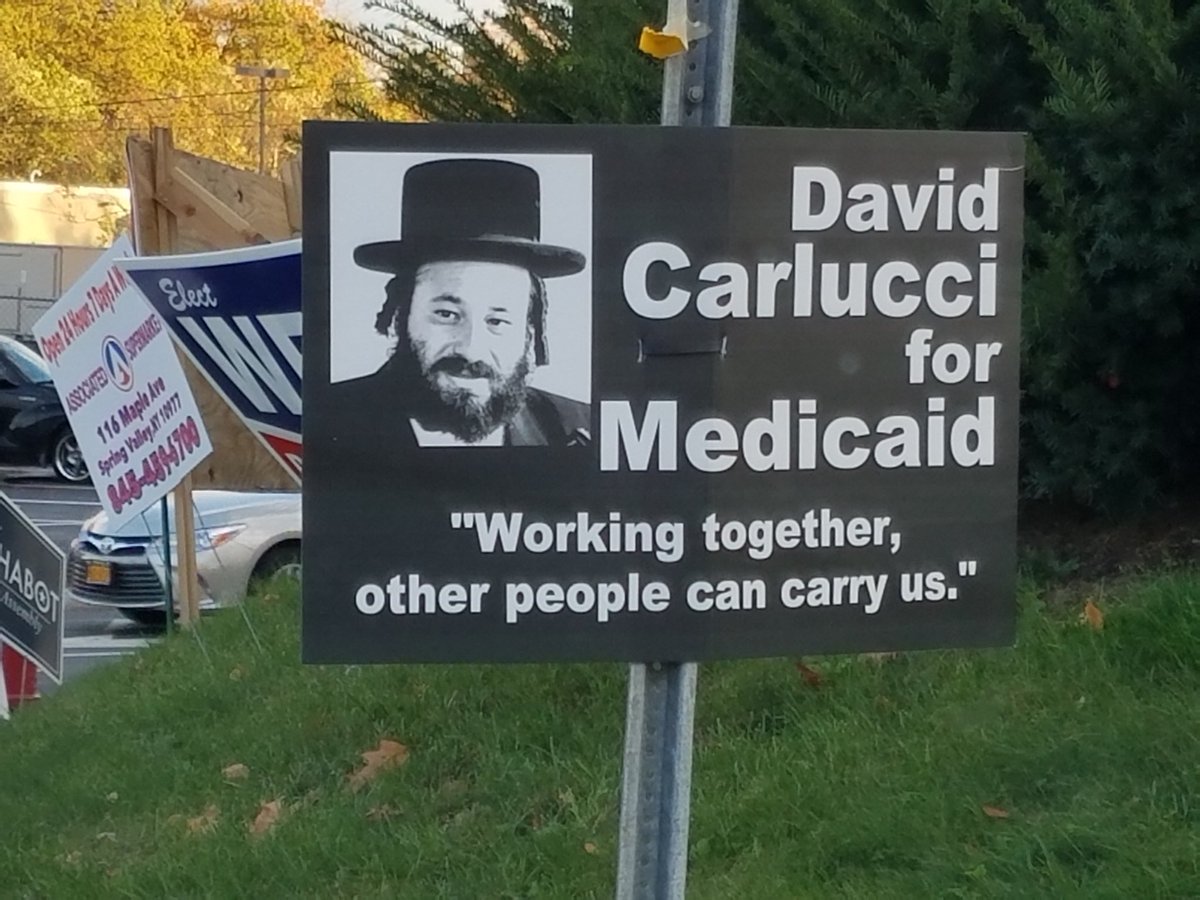 BlaiseGomez12's tweet photo. "Smear campaign" signs seen in #Rockland stir controversy. @News12HV #Vote2016 #Election https://t.co/XTJpjXfNed