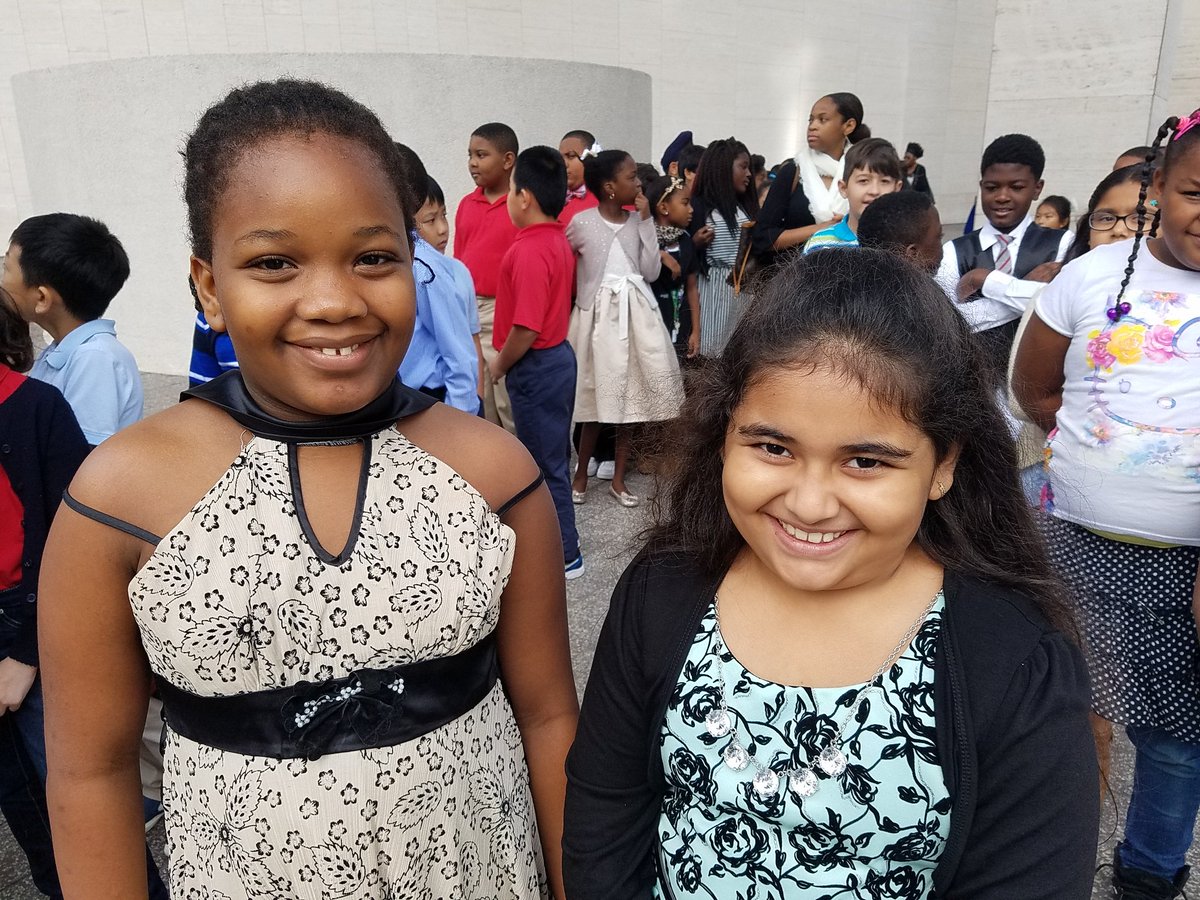 ELAR4Moreno's tweet photo. Late to the symphony, but enjoyed it nonetheless! Our kids were awesome. #goodlookingandwellbehavedtoo @OutleyE https://t.co/AasFztfu5t