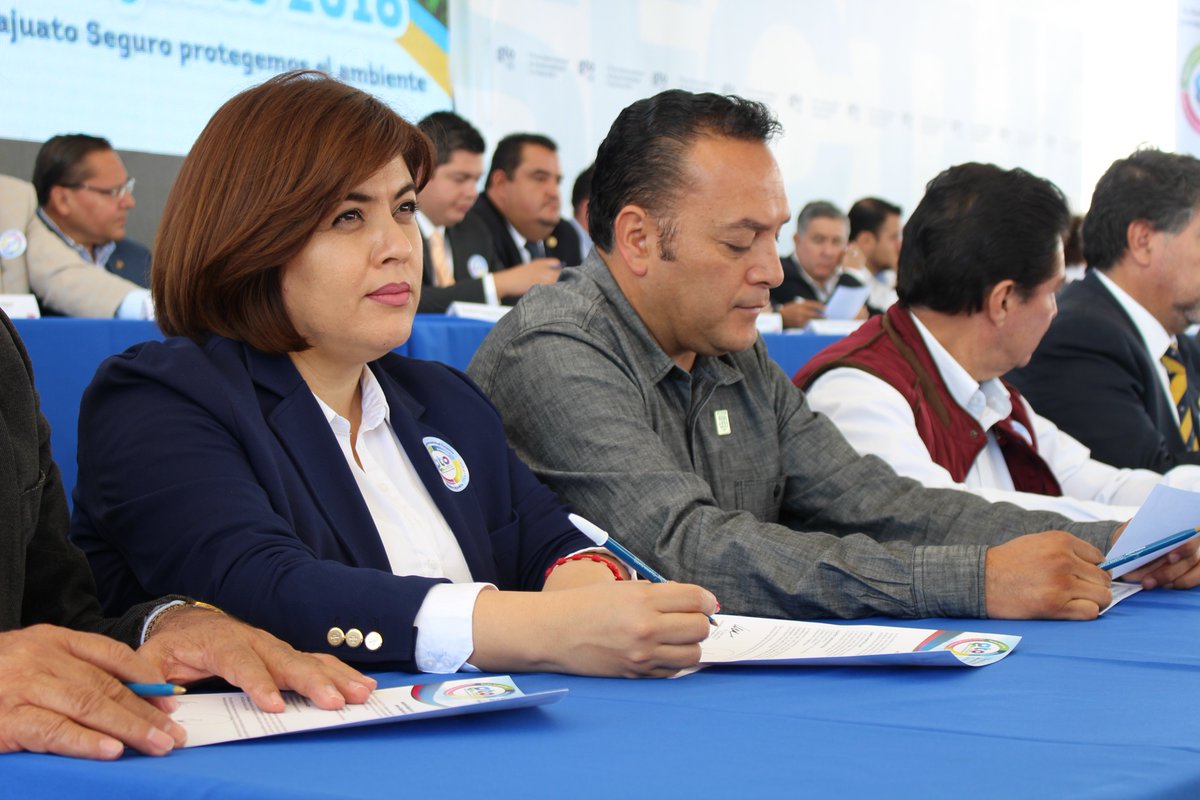 DipVerdeGto's tweet photo. Firma @SOLEDAD_LEDEZMA convenio estatal para convertir a #Guanajuato en un destino turístico internacional sostenible y sustentable https://t.co/WnlZnm6ofP