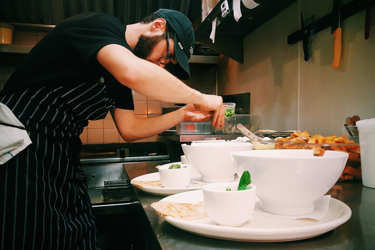 Chef Jonah Kimmel is making sure things are seasoned -- just right!

#mileend #mtlcafecrawl #artscafemtl #montreal #fairmount #cafe