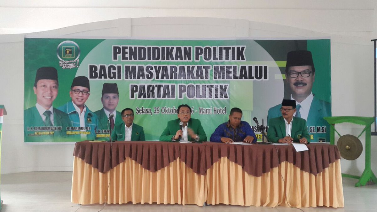 FNurzal's tweet photo. Pemateri pada Pendidikan Politik buat masyarakat melalui DPC PPP Kota Solok Sumbar. Semoga bermanfaat.. https://t.co/ajha6btUI9
