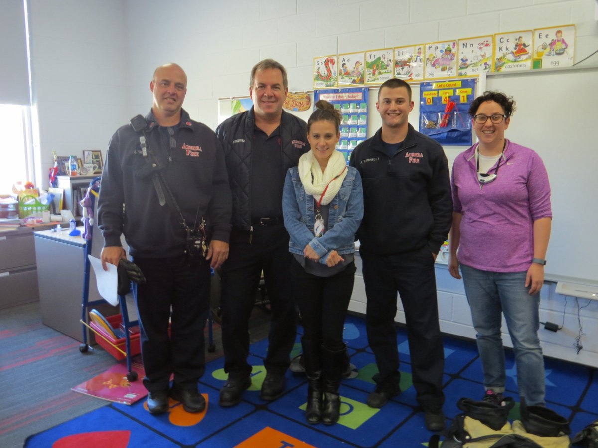 BenavidesKinder's tweet photo. Thank you to the AFD for coming to teach us all about fire safety. We appreciate your support of our school community. Review 911 with kids. https://t.co/pYE5Jf8Ms8
