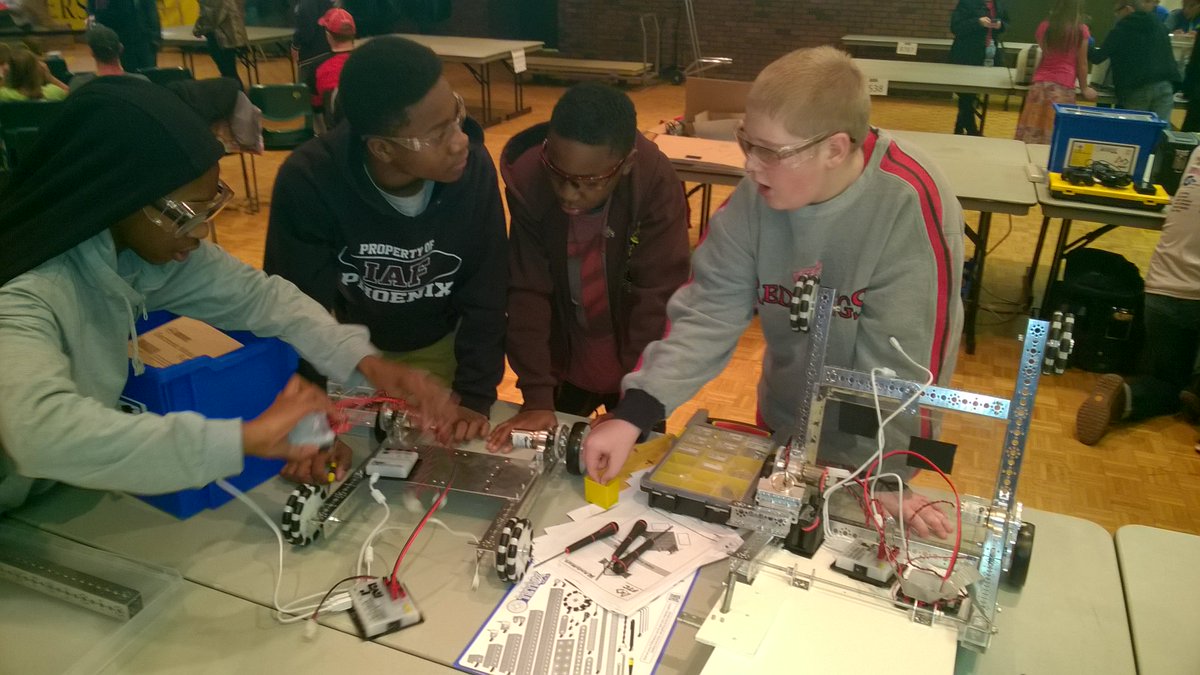 CybrPhoenix5527's tweet photo. Throwback #FTC Res-Q #OMGrobots https://t.co/TE6CdLlAgM