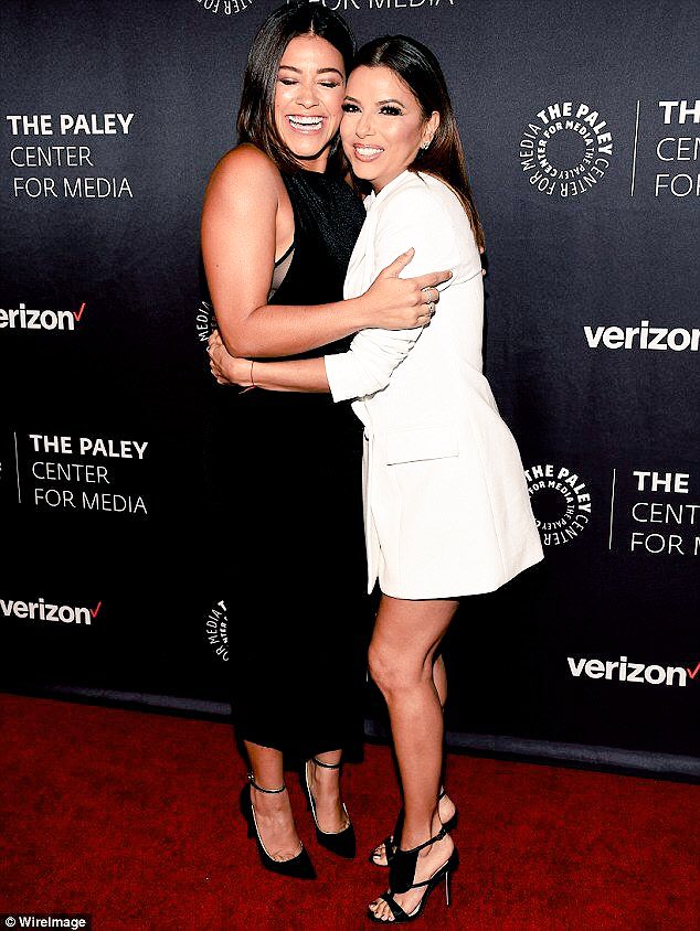 AddictedtoEva's tweet image. Soooo funny girls. I like to see you them together 😘😘 @EvaLongoria @HereIsGina @paleycenter