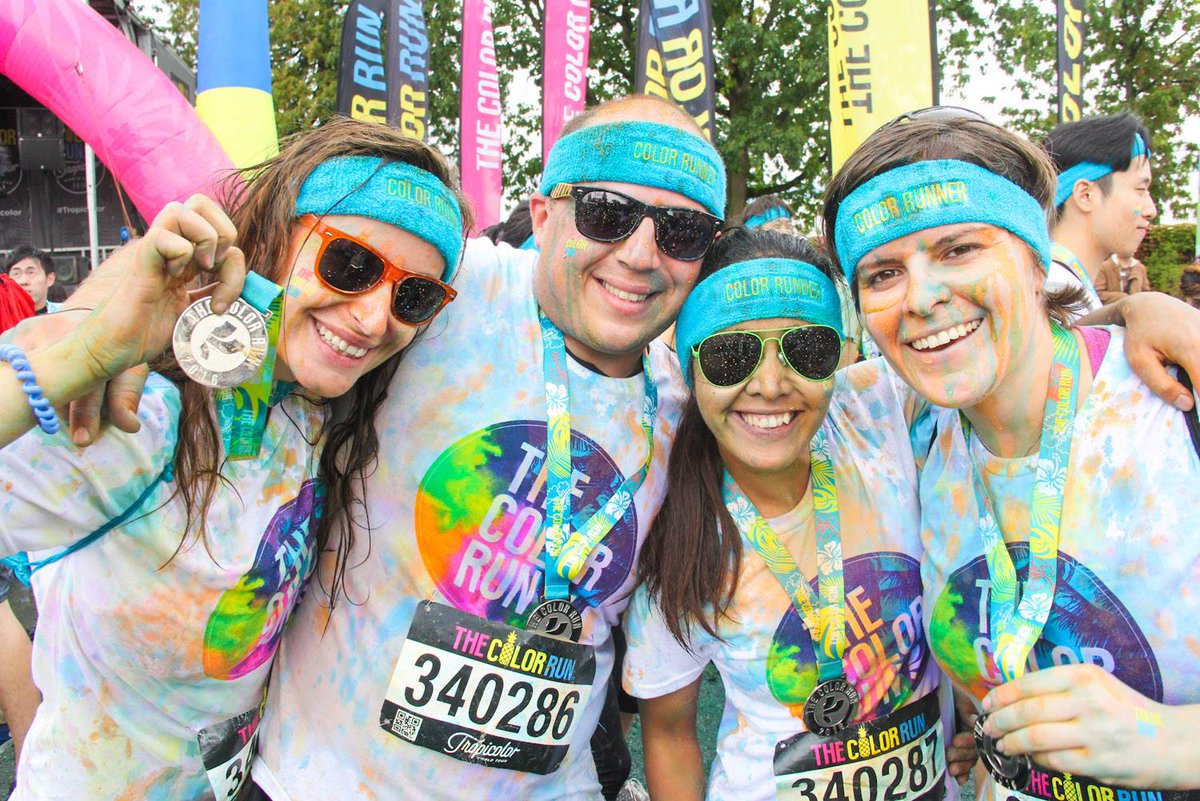 The best tip for success? Friends that push you to the finish line! #Happiest5k #Tropicolor