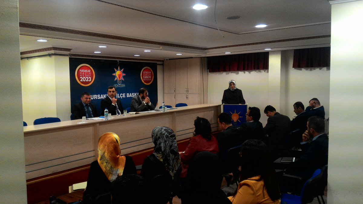 Birim başkanları bölümünde <a href="/AKKADINPURSAKLR/">AK Kadın Pursaklar</a> başkabımoz sn <a href="/HacerAltunta1/">Hacer Altuntaş</a> sunumlarını gerçekleştiriyor
<a href="/mnedimyamali/">M. Nedim Yamalı</a>
<a href="/mhmetkabskloglu/">Mehmet Kabasakaloğlu</a>