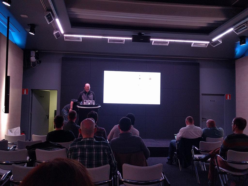 KarlosLupus's tweet image. #phpmachine demo time!!