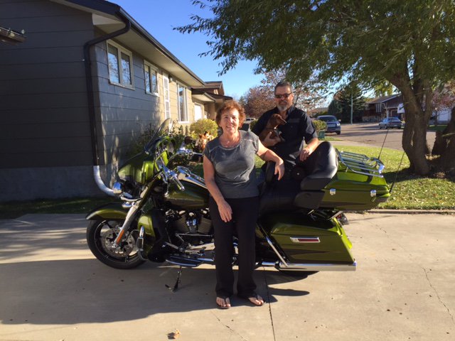 HDYORKTON's tweet photo. Paul and Cindy and their New  2017 CVO Limited in Spiked Olive and Serpentine Green #anotherhappycustomer #Yorkton #harleydavidson https://t.co/ch1l1XbTLy