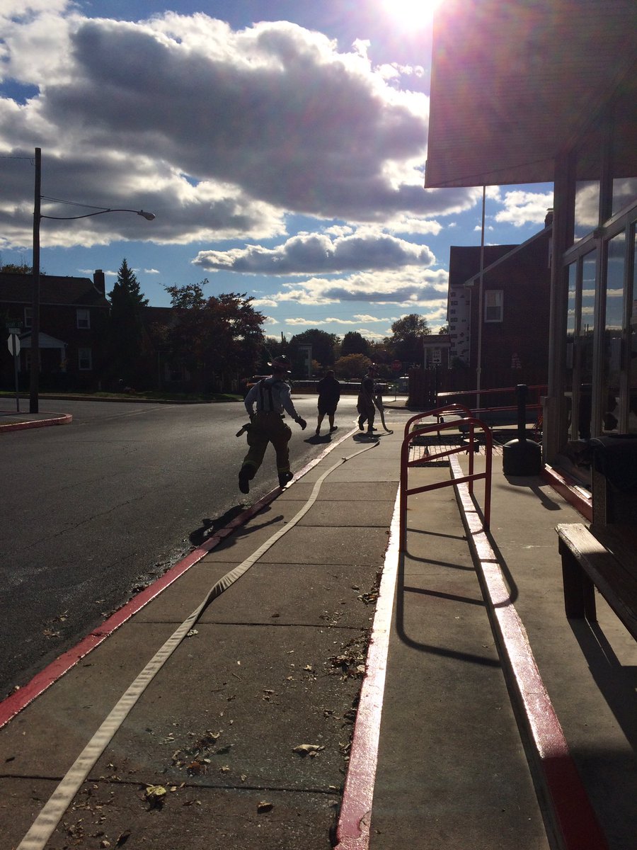 ProgressFire32's tweet image. Just a little daylight sunshine and lines! #progressfire #enginemen #runninglines