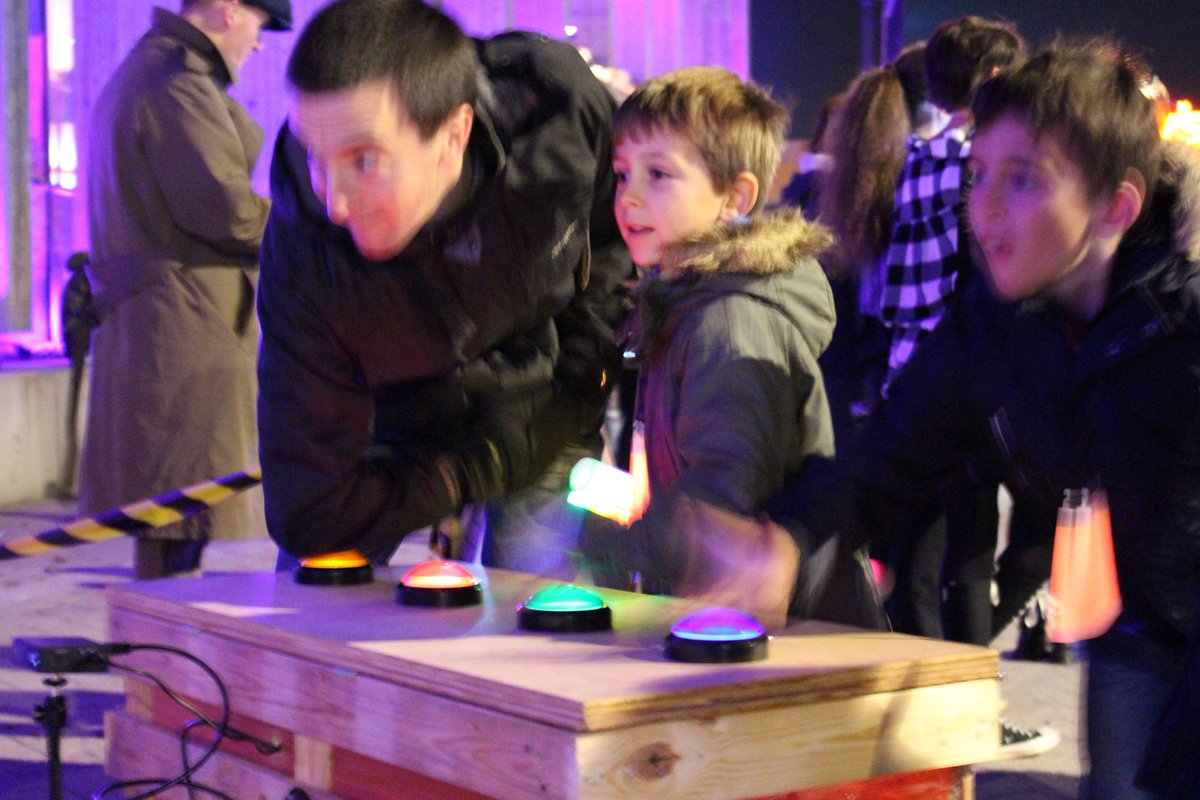 gizzago's tweet photo. @CphGC @KnapNokGames  we made an arcade out of wooden pallets for BUTTON for #LLF2016 festival https://t.co/xkhOBx9nN2