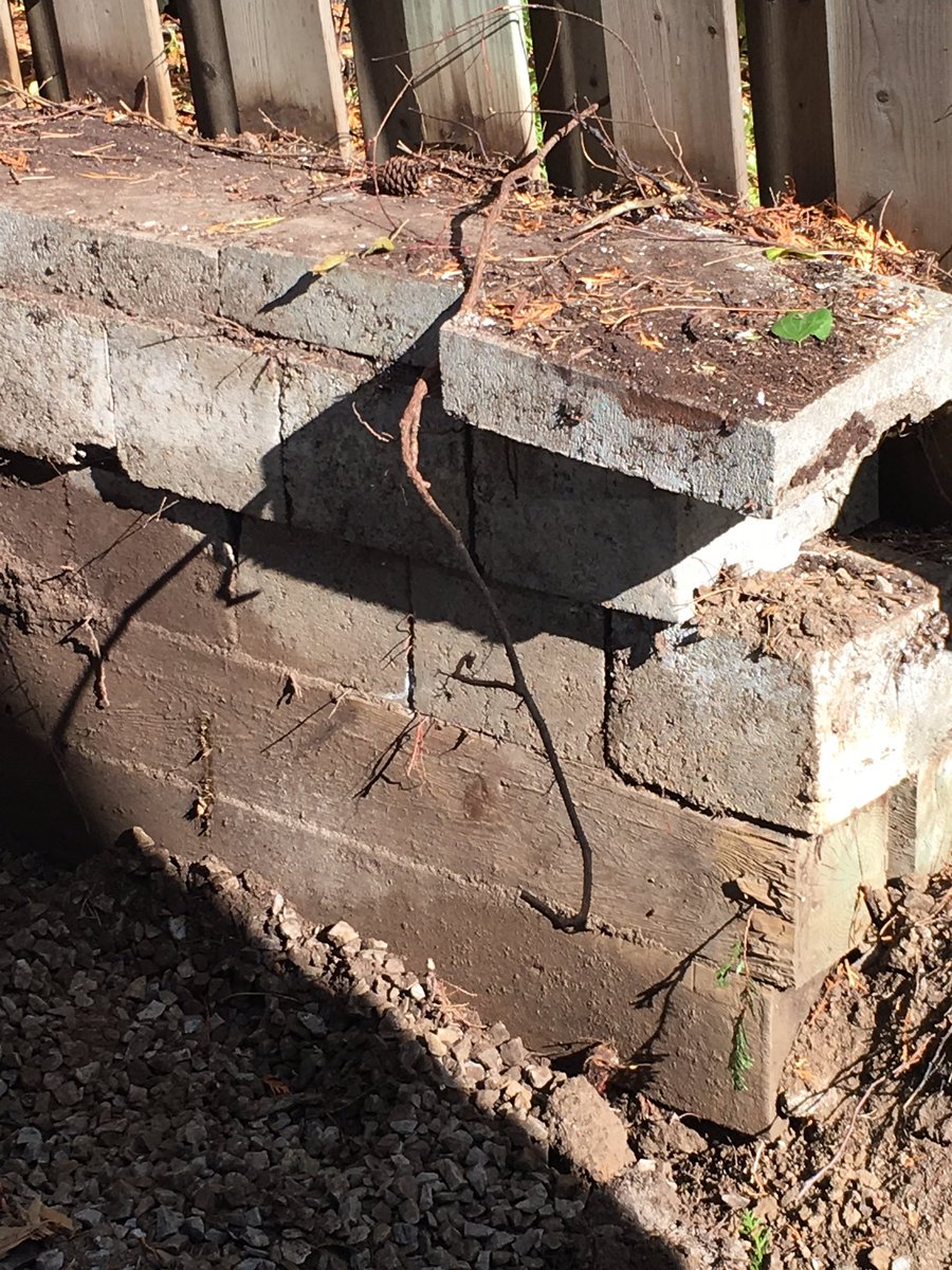 Just when i thought i had seen it all.. yes wall stone on 6x6 done by a pro might i addd #knowyourcontractor