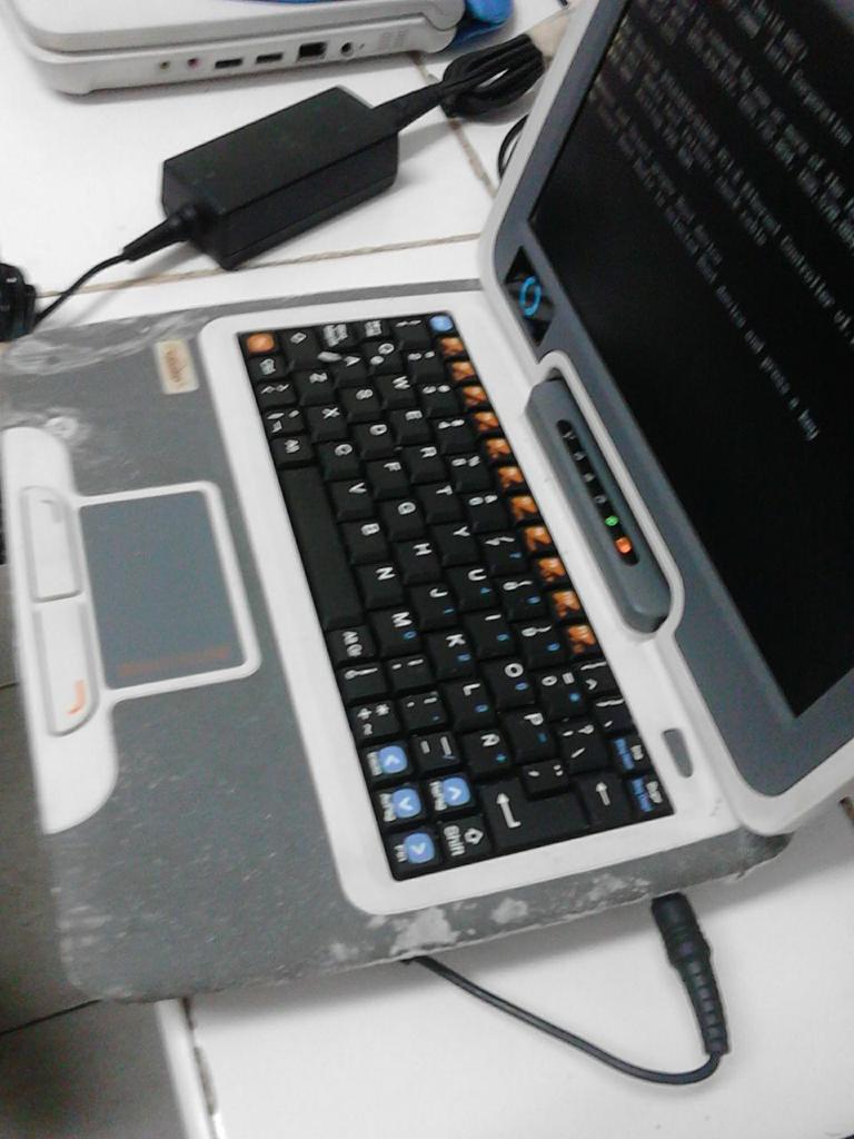 fundabitMiranda's tweet image. #CayapaCanaima #CBITMiranda | Mantenimiento a la #RedSalón de las Escuelas de #Miranda @MPPEDUCACION @Fundabit