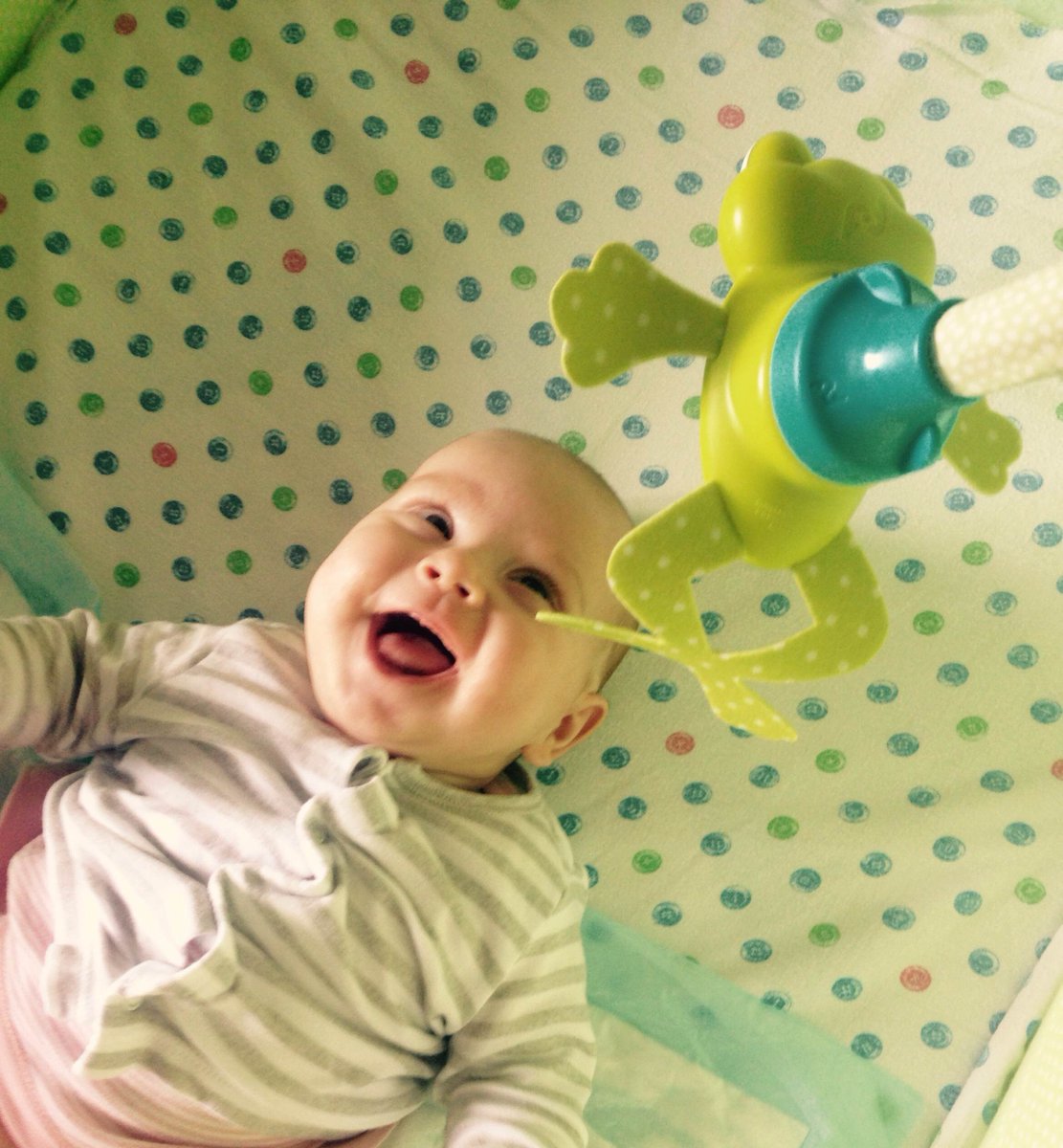 Fun_Flex's tweet image. CONGRATULATIONS, our Dancing Crab Set and Frog Mirror Set have been selected Playonwords Top Ten Toy Picks for 2016!