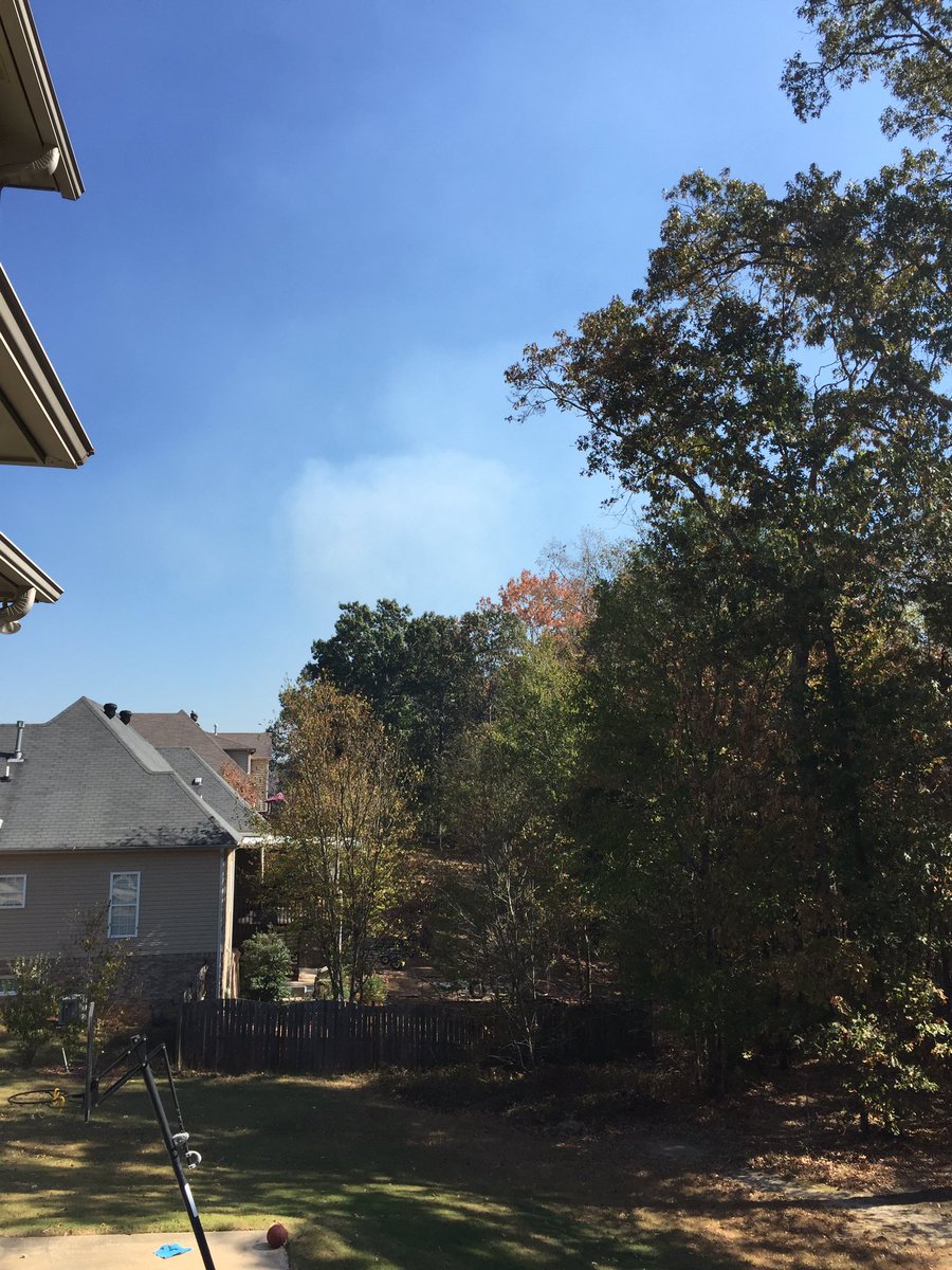 victorianchic76's tweet photo. @spann Heavy smoke and ash in the air near Floyd Bradford rd Trussville https://t.co/OO1FMnC9Gu