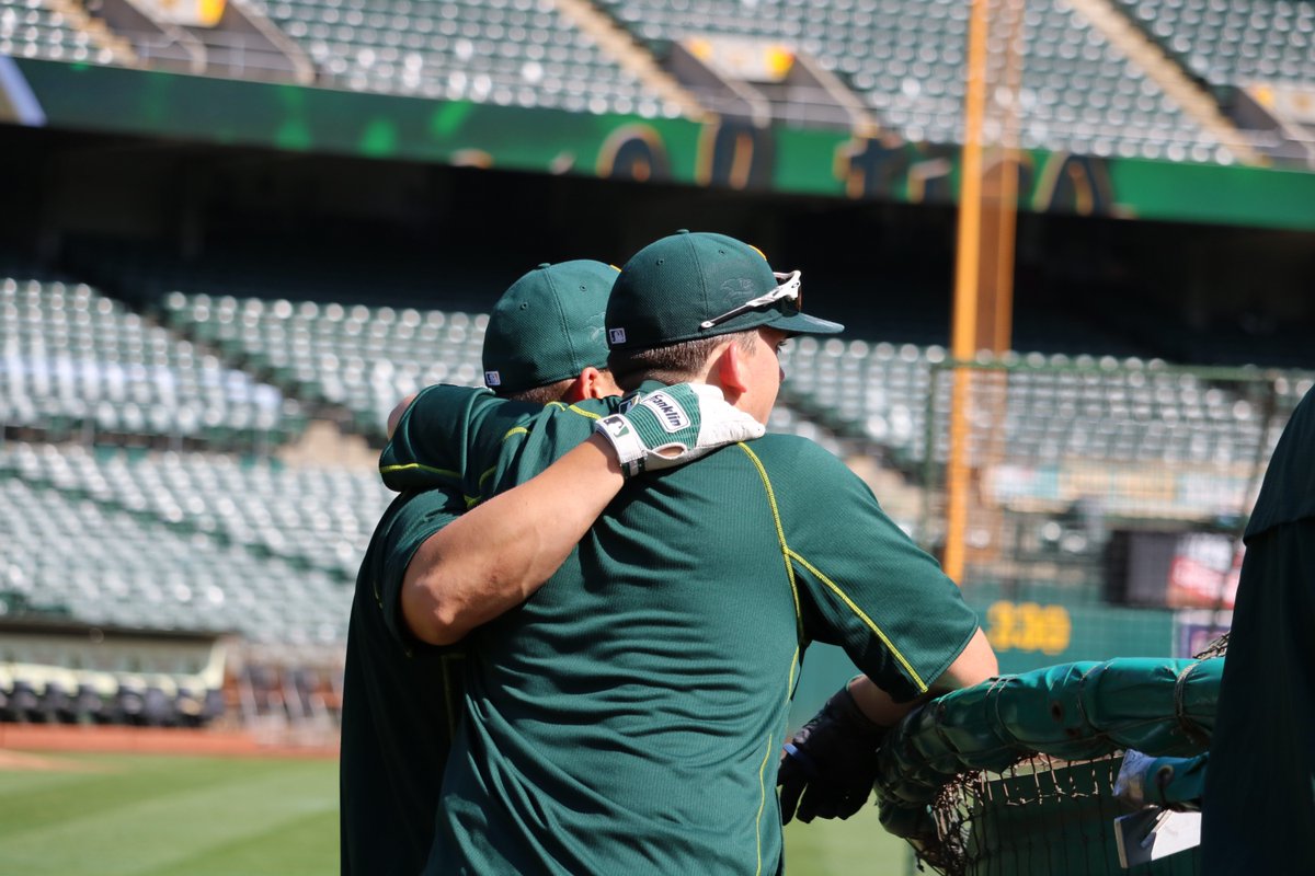 Everyone has a #BestBud, especially Ryon. Tag us in a photo of you and your buds taking in A's baseball! #TagTuesday https://t.co/emn40Fgfqg