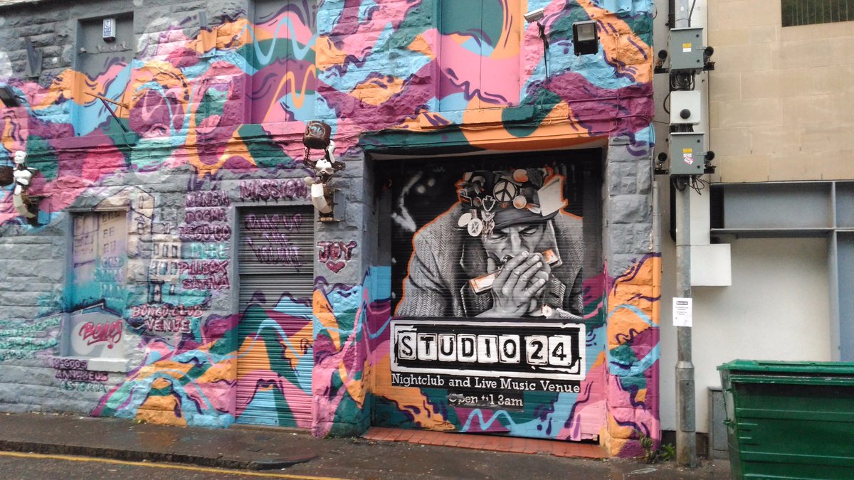 sootyEH8's tweet photo. @urbankulturblog stunning #streetart by #spectrumarts just completed at #studio24 a stunning monument to the local community https://t.co/Y6RM0drHyY