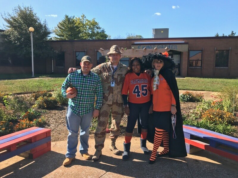 IgnacioTammy's tweet photo. @tcwminniehoward #Leadership Team #SpiritWeek16 https://t.co/FUgTL8f00E