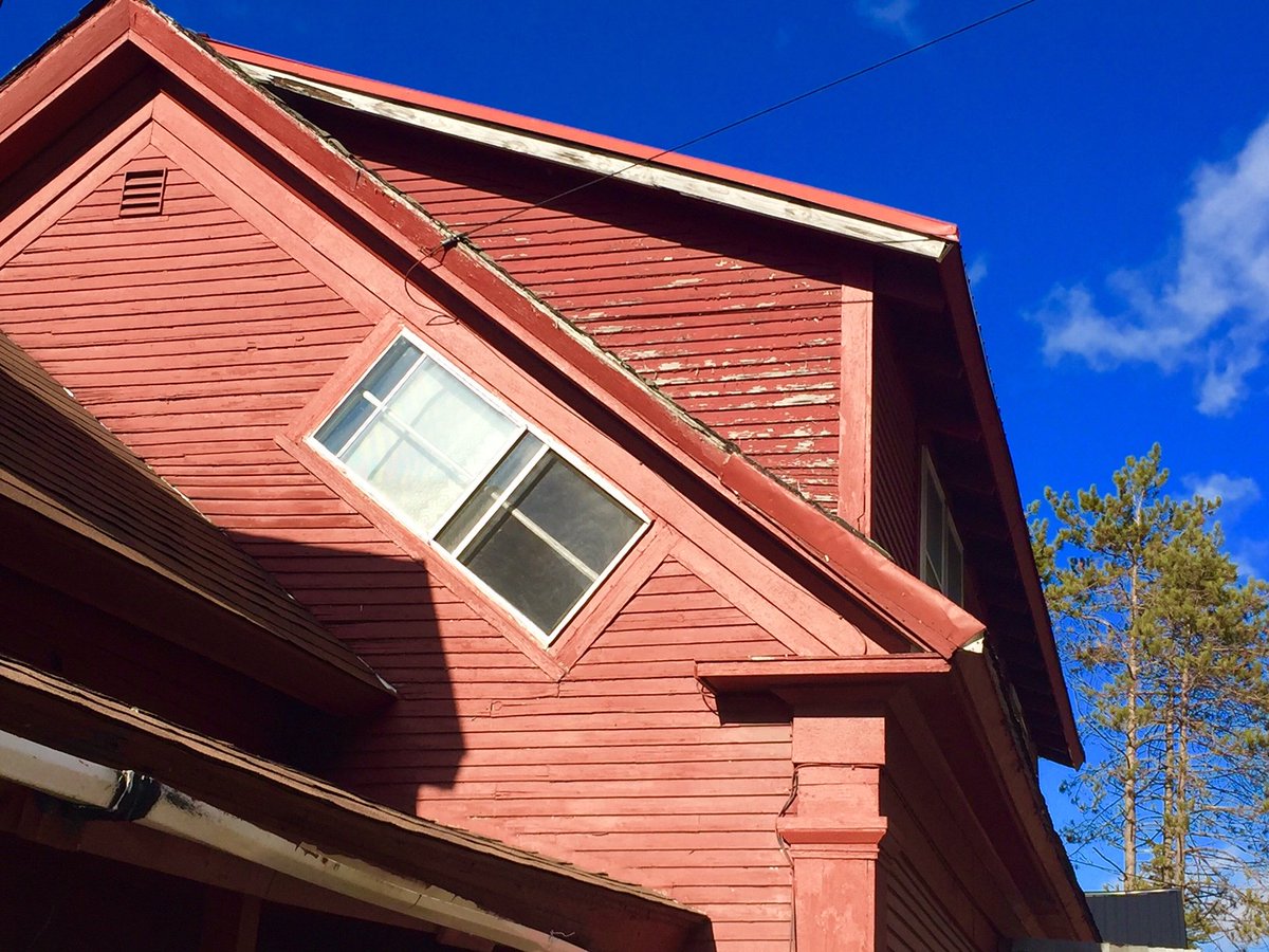 HedrickConstInc's tweet image. #TIL about this peculiar, unique window feature. Have you ever seen one of these? hubs.ly/H04T7Zm0 #WitchWindow #Window #Design #Home