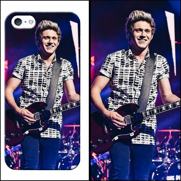 IPhoneCoverShop's tweet image. Пока #OneDirection на перерыве, Дирекшионеры уже в ноябре смогут украсить свои айфоны такими чехлами. Или же заказать со своей картинкой.