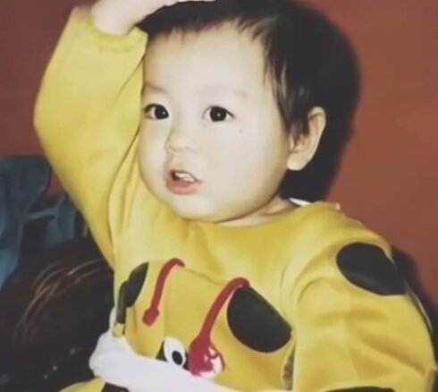 HyeMi238's tweet photo. #HappyYutaDay Bu tatlı bebek büyüdü büyüdü büyüdü kocaman oldu 😘😘 https://t.co/o5b6yVsyio