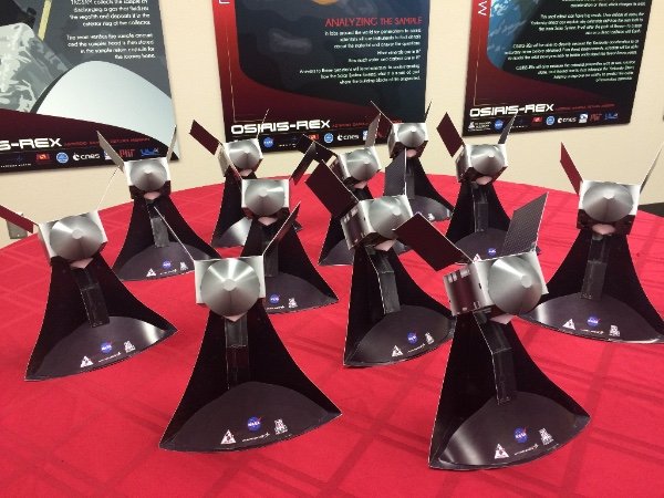 OSIRISREx's tweet photo. @DrMRFrancis Perhaps a break to assemble a #PaperSpacecraft? https://t.co/iiN9u1Du2e https://t.co/tOQdpjvbgT