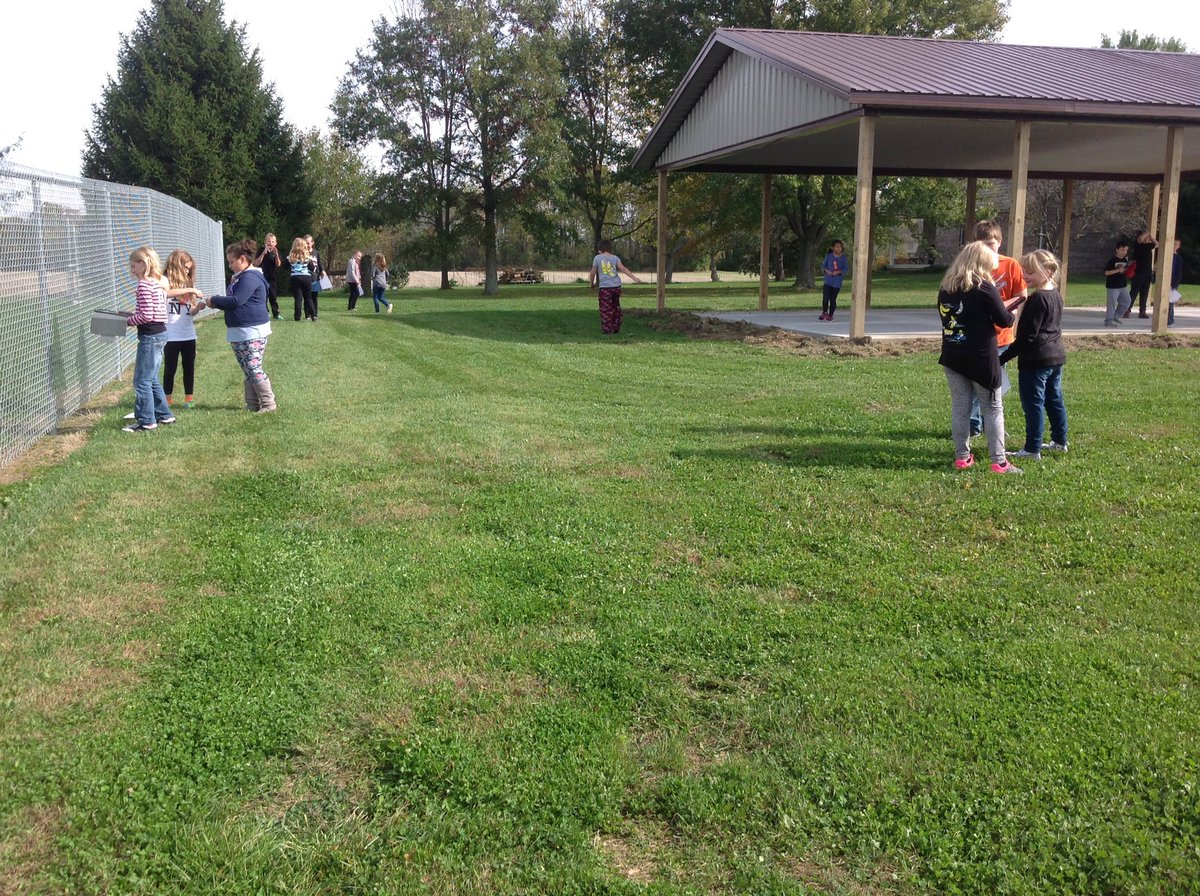 MrsAmyFrance's tweet photo. Using a compass to navigate like LaSalle!  Lesson by Ms. Norman.  @NMPrincipal https://t.co/P1m4oii4Sy