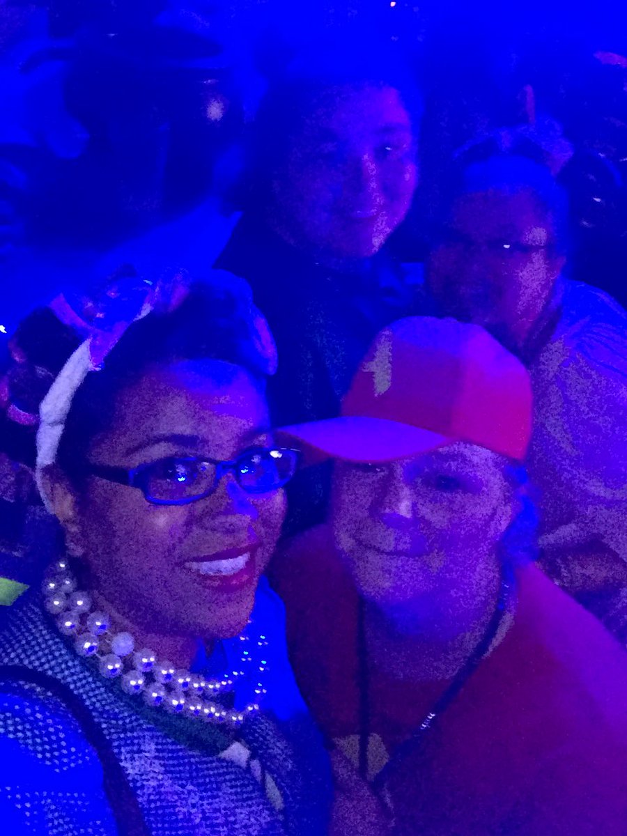 tanyap11013's tweet photo. So thankful to have spent my trip with @princessjrose @asp44 @Nessa1276 @Steph4NKOTB, love you ladies!!❤️❤️❤️❤️❤️❤️❤️❤️ https://t.co/JjVAbxMtOn