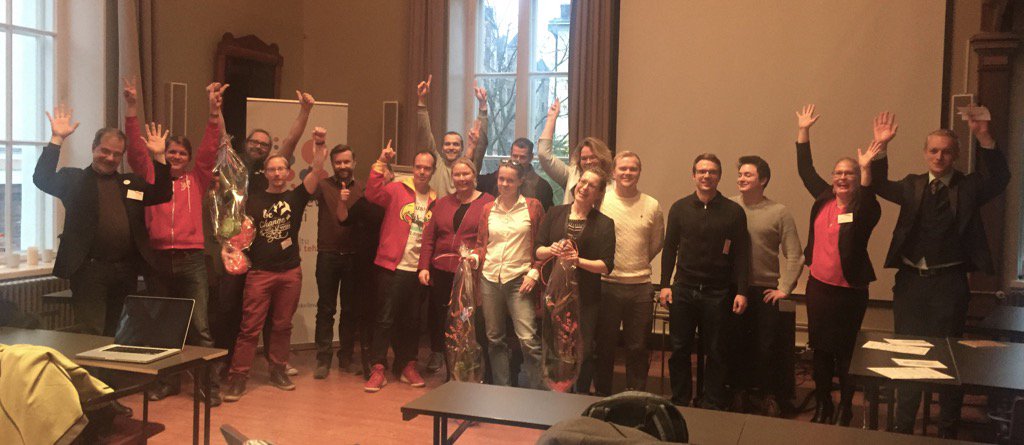 LaKotipelto's tweet photo. #VNKHack vieroitusoireita. Mitä mä huomenna teen? Kiitos kaikille! #kokeilut @KokeilevaSuomi https://t.co/JdOFPINX6d