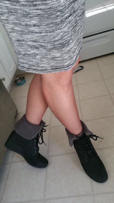 It's fall!!! #uggs #pantyhose and knit jersey dresses. Now where's my latte. #legs #hose #shoes #boots<a href="/tag/uggs"class="tags">#uggs</a><a href="/tag/pantyhose"class="tags">#pantyhose</a><a href="/tag/legs"class="tags"><span>#legs</span></a><a href="/tag/shoes"class="tags"><span>#shoes</span></a><a href="/tag/boots"class="tags"><span>#boots</span></a><a href="/tag/hose"class="tags"><span>#hose</span></a><a href="/tag/bootfetish"class="tags"><span>#bootfetish</span></a>