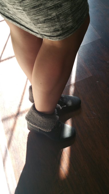 It's fall!!! #uggs #pantyhose and knit jersey dresses. Now where's my latte. #legs #hose #shoes #boots<a href="/tag/uggs"class="tags">#uggs</a><a href="/tag/pantyhose"class="tags">#pantyhose</a><a href="/tag/legs"class="tags"><span>#legs</span></a><a href="/tag/shoes"class="tags"><span>#shoes</span></a><a href="/tag/boots"class="tags"><span>#boots</span></a><a href="/tag/hose"class="tags"><span>#hose</span></a><a href="/tag/bootfetish"class="tags"><span>#bootfetish</span></a>