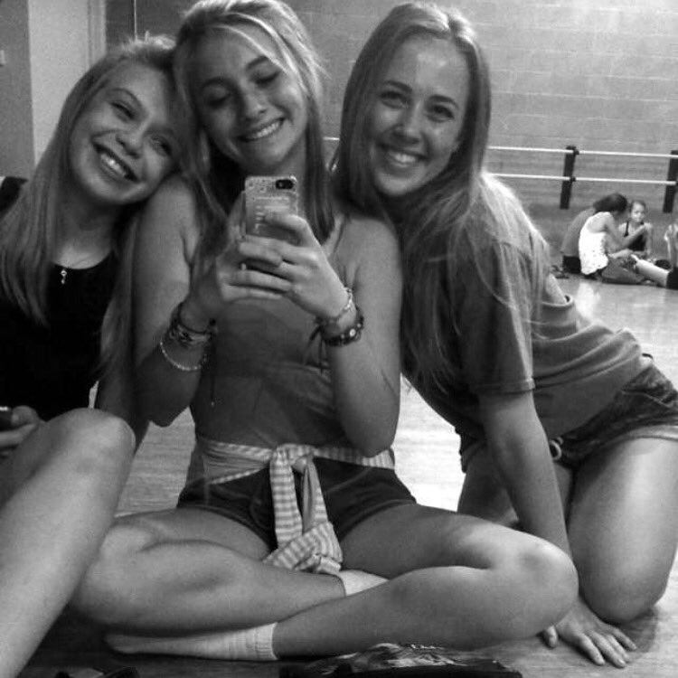 emilykbyler's tweet photo. Happy Birthday @brook3mill3r miss dancing with you cutie! I hope you have a wonderful day! ❤️🎉💕🎈🎁 https://t.co/bdukkQrOpI