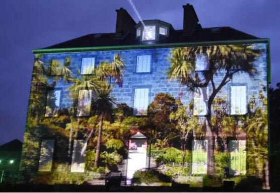 edinburghpaper's tweet photo. 10 facts you didn’t know about the Botanic Lights https://t.co/fTUcjs9LRa https://t.co/SZwv4cVqge