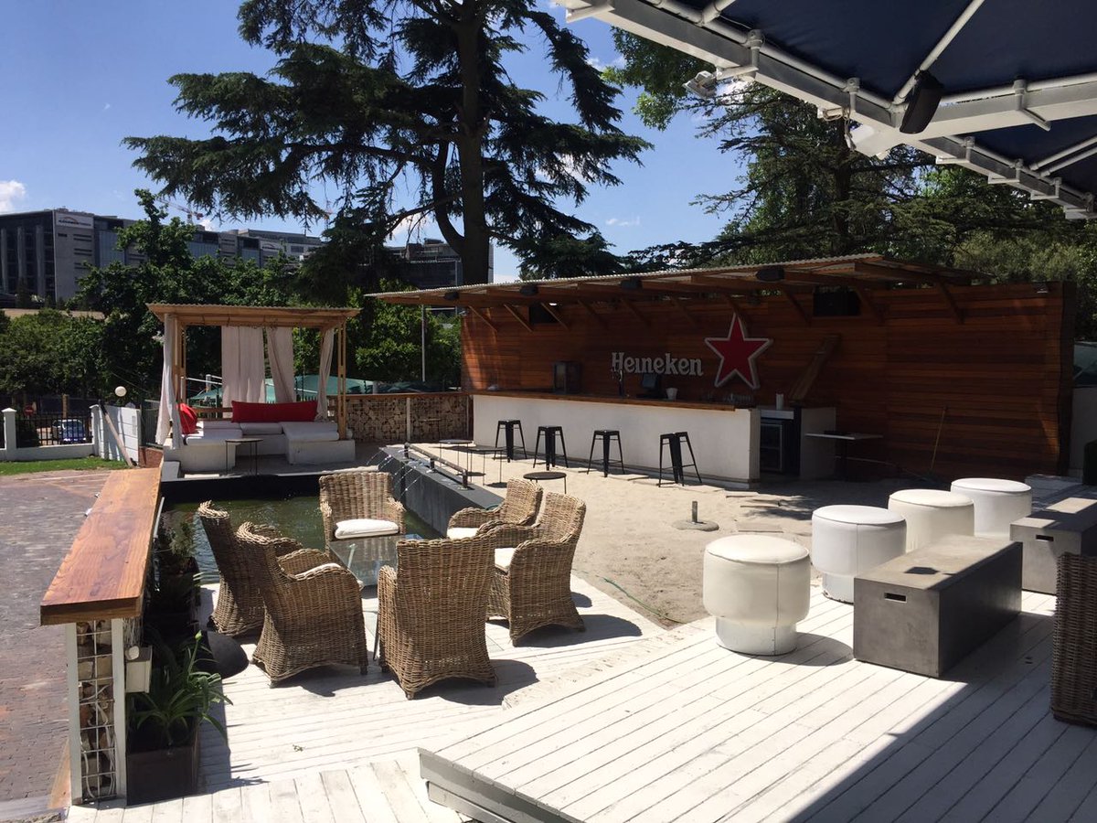 athandwe_'s tweet photo. #SummerTherapy doors will be open at 3pm!😍😋🍸💃 #LiveLifeLiquid the venue is INCREDIBLE!
Tickets: https://t.co/p3NvNPcQku (Free & LTD) https://t.co/N2vsae44Yh