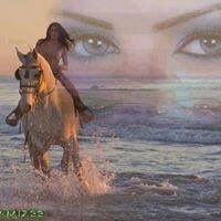 moa175's tweet photo. يسبقني القلب قبل الشوق ب النظره 
واغض نبضي قبل ﻻ يفضح اسراري 

وافتح شبابيك سمعي ﻻ طرى ذكره 
واقول مدري ، وانا في ذمتي داري https://t.co/sYa9JzzHVl