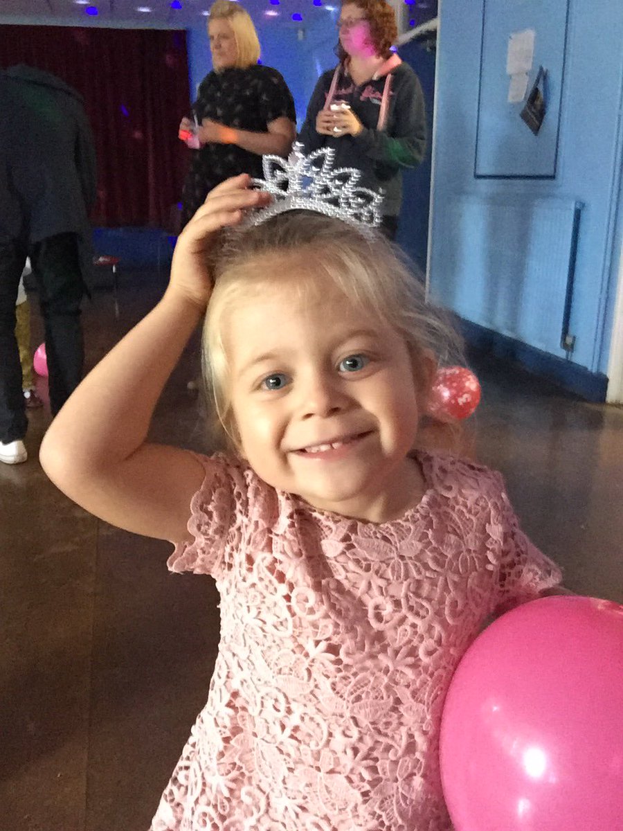 KatieTinkerbe11's tweet photo. My little world!! #mummysprincess #soontobe2 https://t.co/u3ToPyOBLr