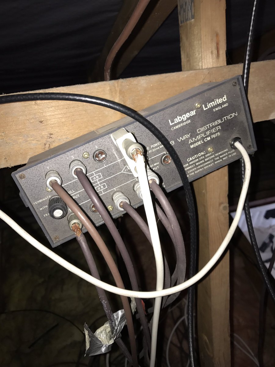 carlstvaerials's tweet photo. Out with the old in with the new..sky around the home via loft mounted amp 🎬📺 https://t.co/KIrd2WlX7u