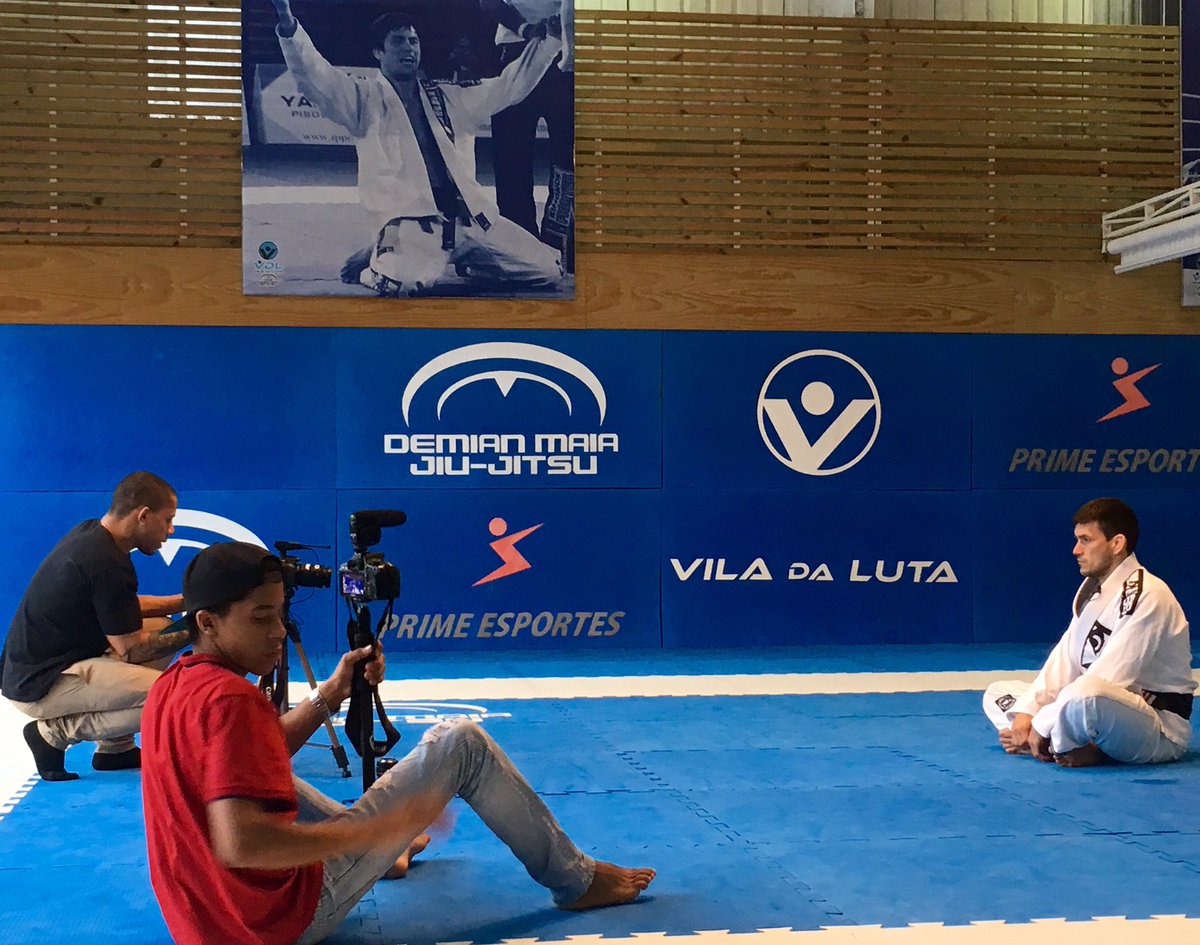 demianmaia's tweet photo. Gravando em vídeo pra @graciemag hoje na Vila da Luta! 
Recording for @graciemag today at "Vila da Luta"!
@ufc_brasil @ufc
@badboybr @BadBoy https://t.co/e87B2Pkvk1