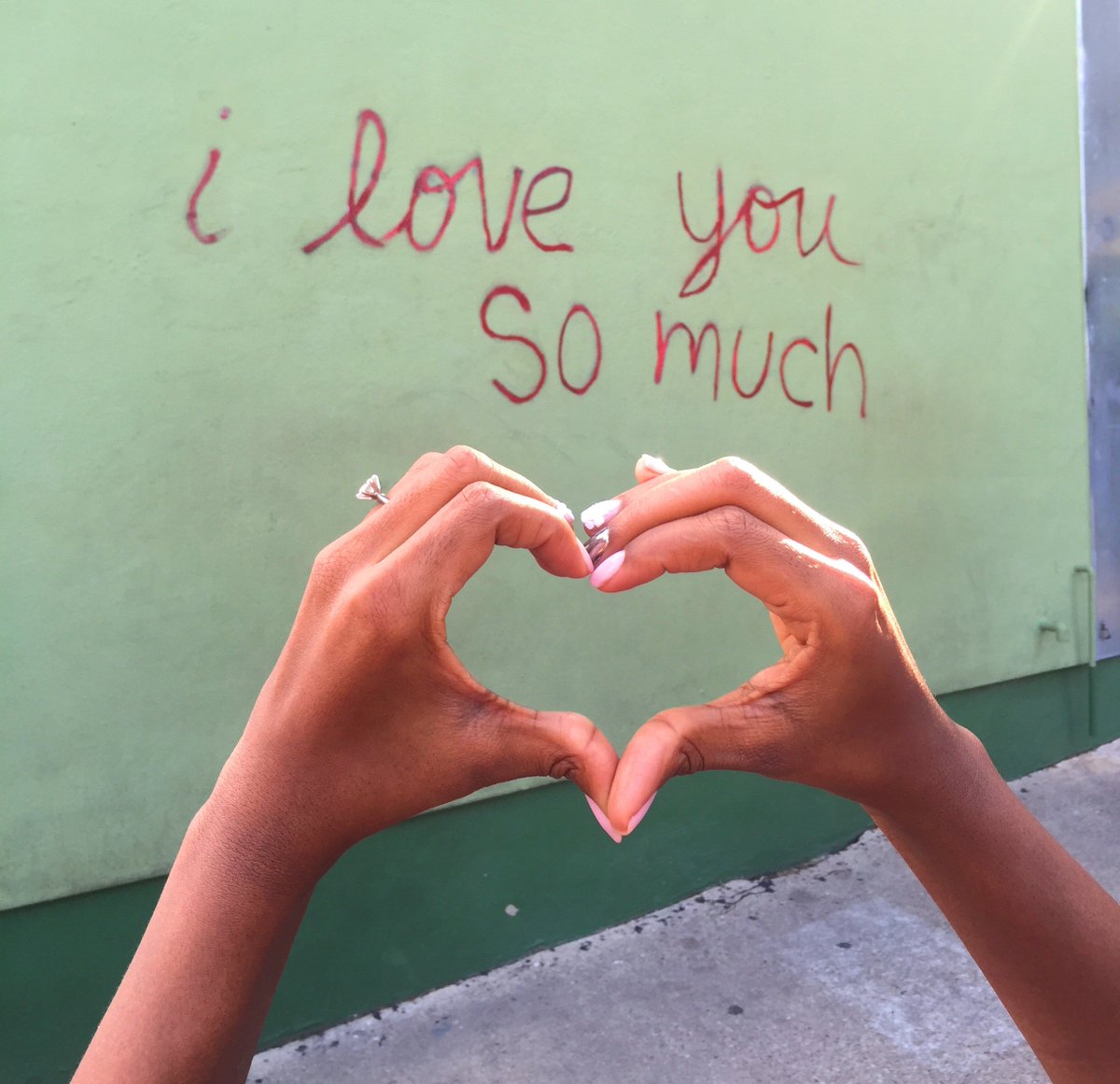 LancomeUSA's tweet image. Last day to retweet this photo and we will donate $1 to the children of @StJude.  #lancomelovesstjude ❤️