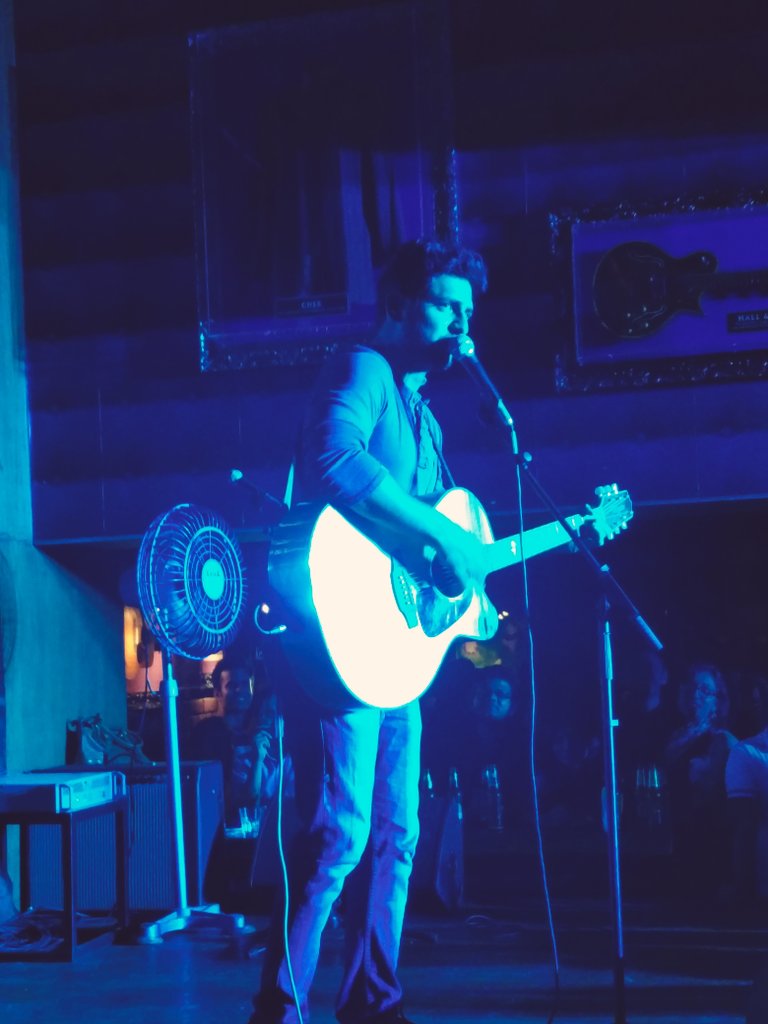 Aappy9's tweet image. @knowkenny WaterBottle song ft. Kenny. The Chandler Bing of Kerela, Thank you for that amazing stand-up
#pavam