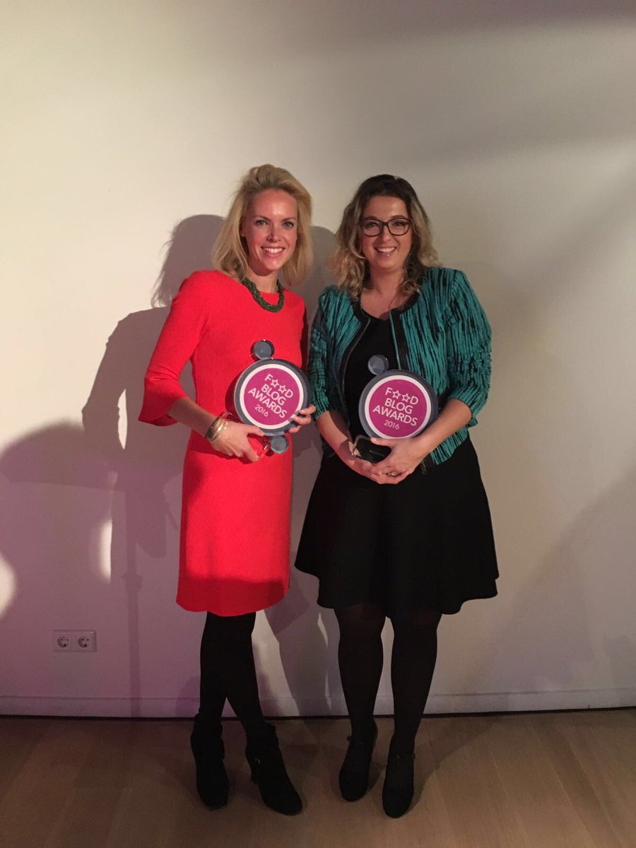 Semilo's tweet image. De terechte winnaars van de @FoodBlogAwards 2016 zijn Annemiek van @keukenliefde en Betty van @bettyskitchen! Gefeliciteerd toppers!
