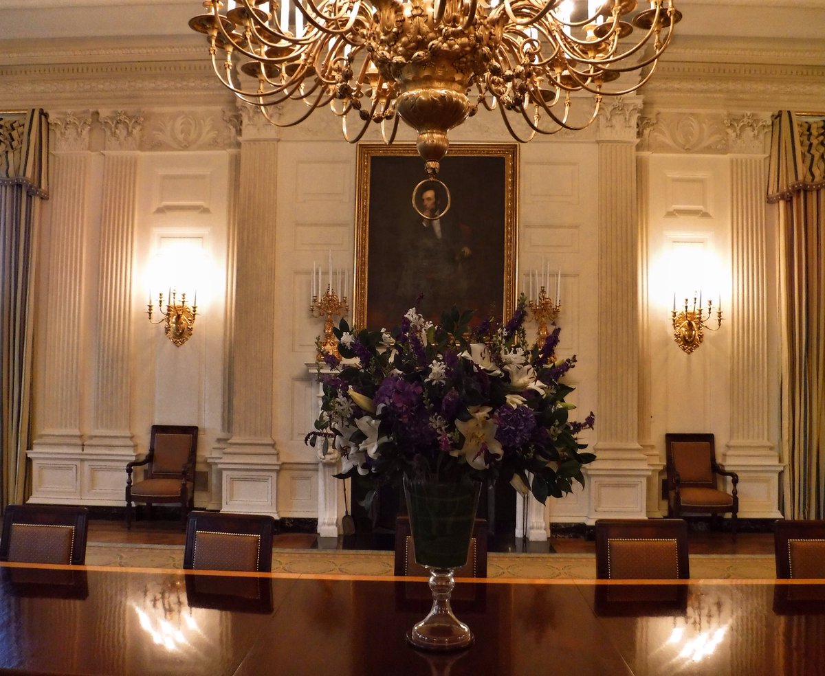 President Lincoln portrait in The State Room on the #whitehousetour #PresidentsPark #findyourpark