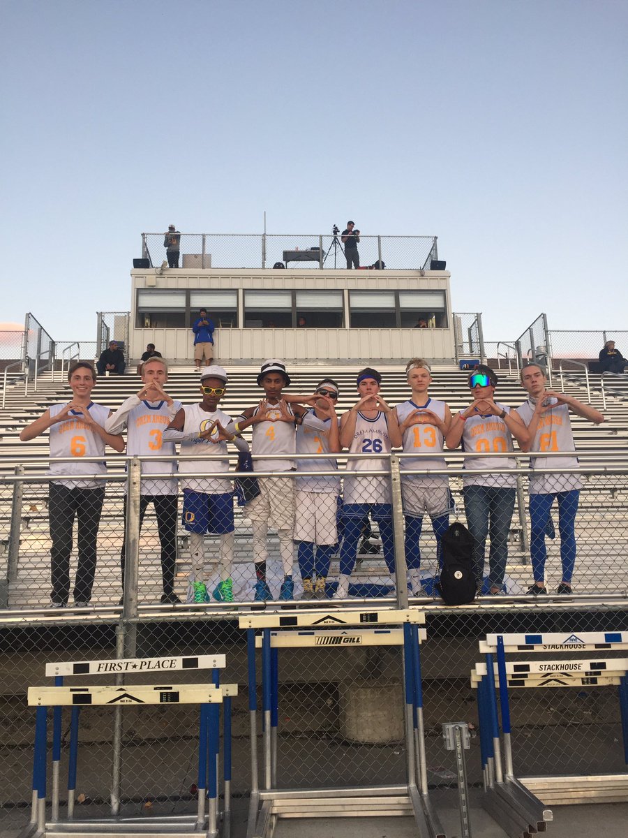 OHSTigers's tweet photo. Football game is free with your student ID card! Get here Tigers!! https://t.co/bmB0xyn2Ec