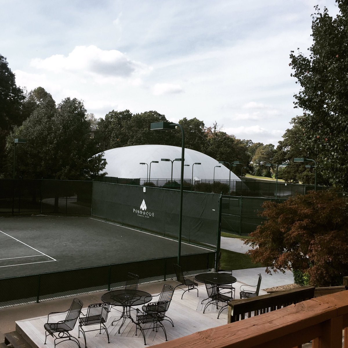 ThePinnacleCC's tweet photo. Our Tennis Bubble is up! Our Members will be playing through the winter on two of our Clay Courts! #pinnaclecc #claycourts #tennisbubble https://t.co/pwq0a8SzJf