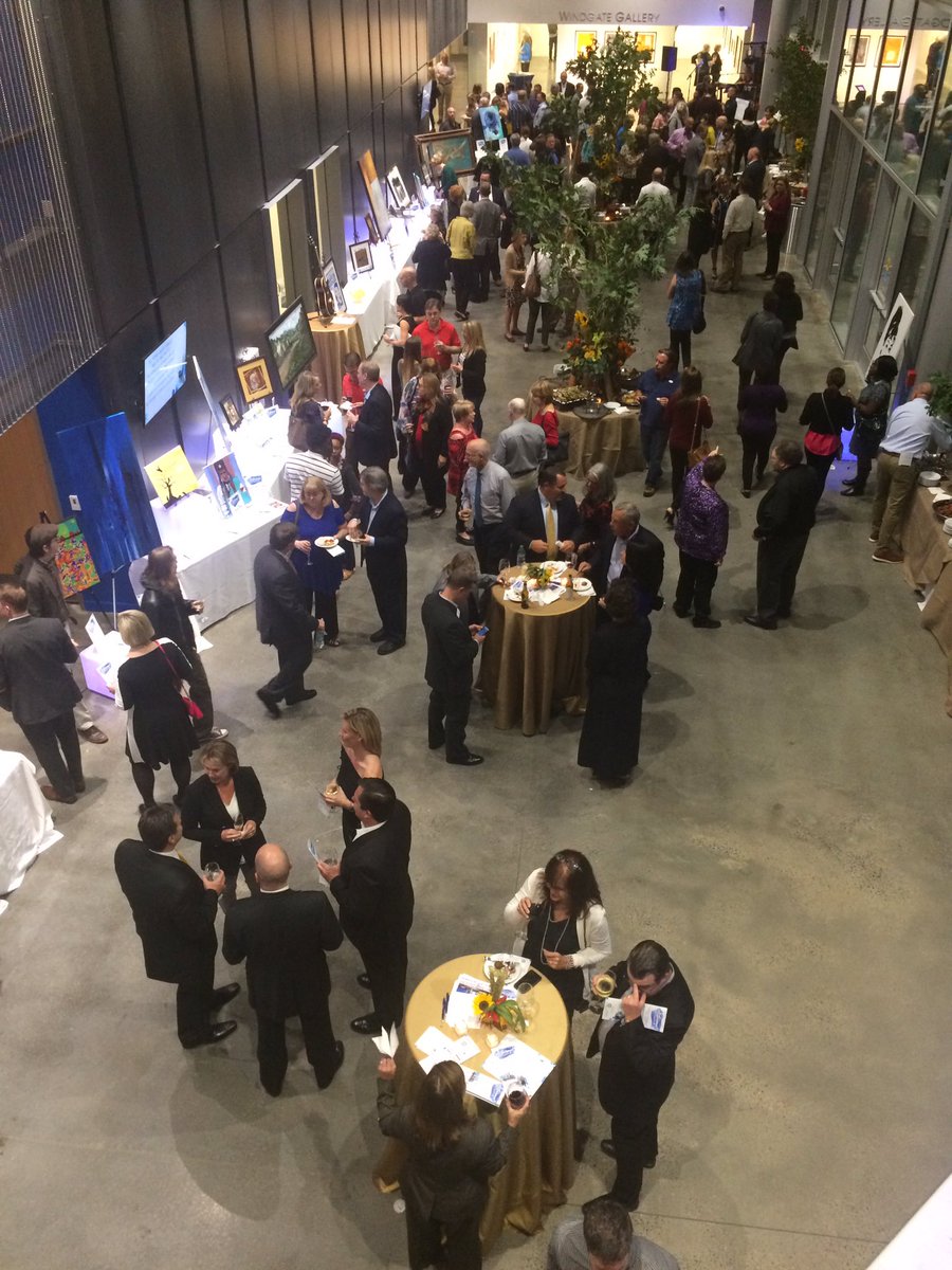 pulaskitech's tweet image. Artissimo! is full swing tonight at the @PTC_CHARTS. #pulaskitech