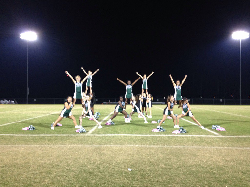 Slm9502's tweet photo. Go Sparkle White!@Wilson_Rams @tharden12 https://t.co/5zMbvwBY3W