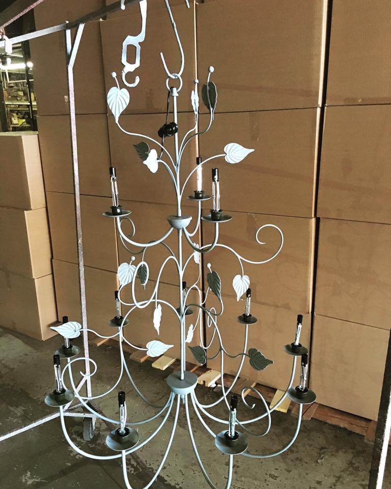 SheldonNitzky's tweet photo. Images from the factory today. #custom #chandelier #lighting https://t.co/U0ikDiH2Ia