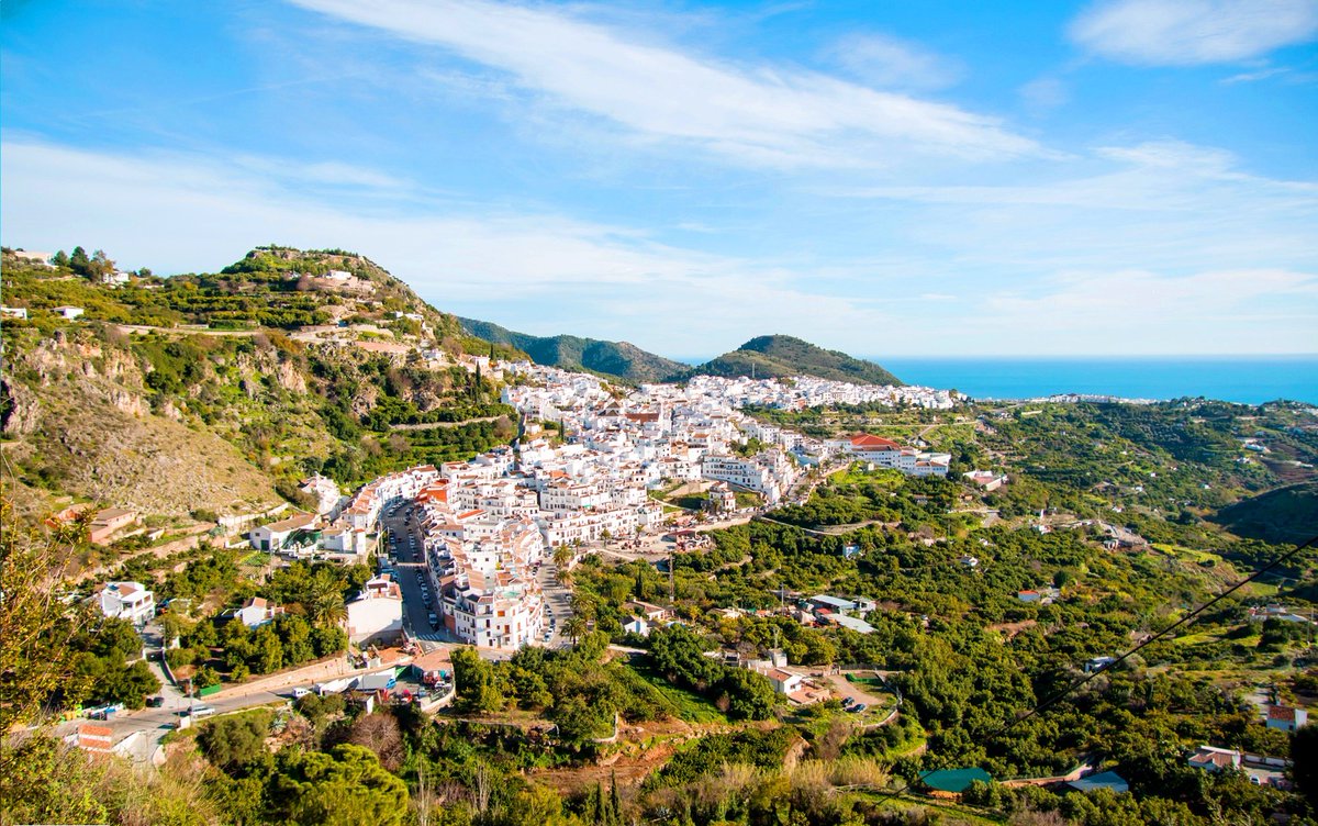 EspanaEnLatam's tweet image. It doesn’t matter what time of year you choose to visit #Frigiliana; you will always be received with open arms.
