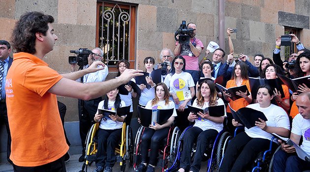 International student Raffi Mikaelian is expanding his career at SDSU: bit.ly/2eCgdto #SDSUgreatgive #artsalivesdsu